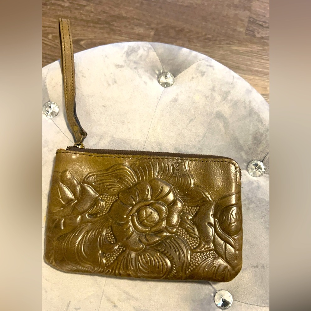 Patricia Nash 100% Full Grain Leather Wristlet.